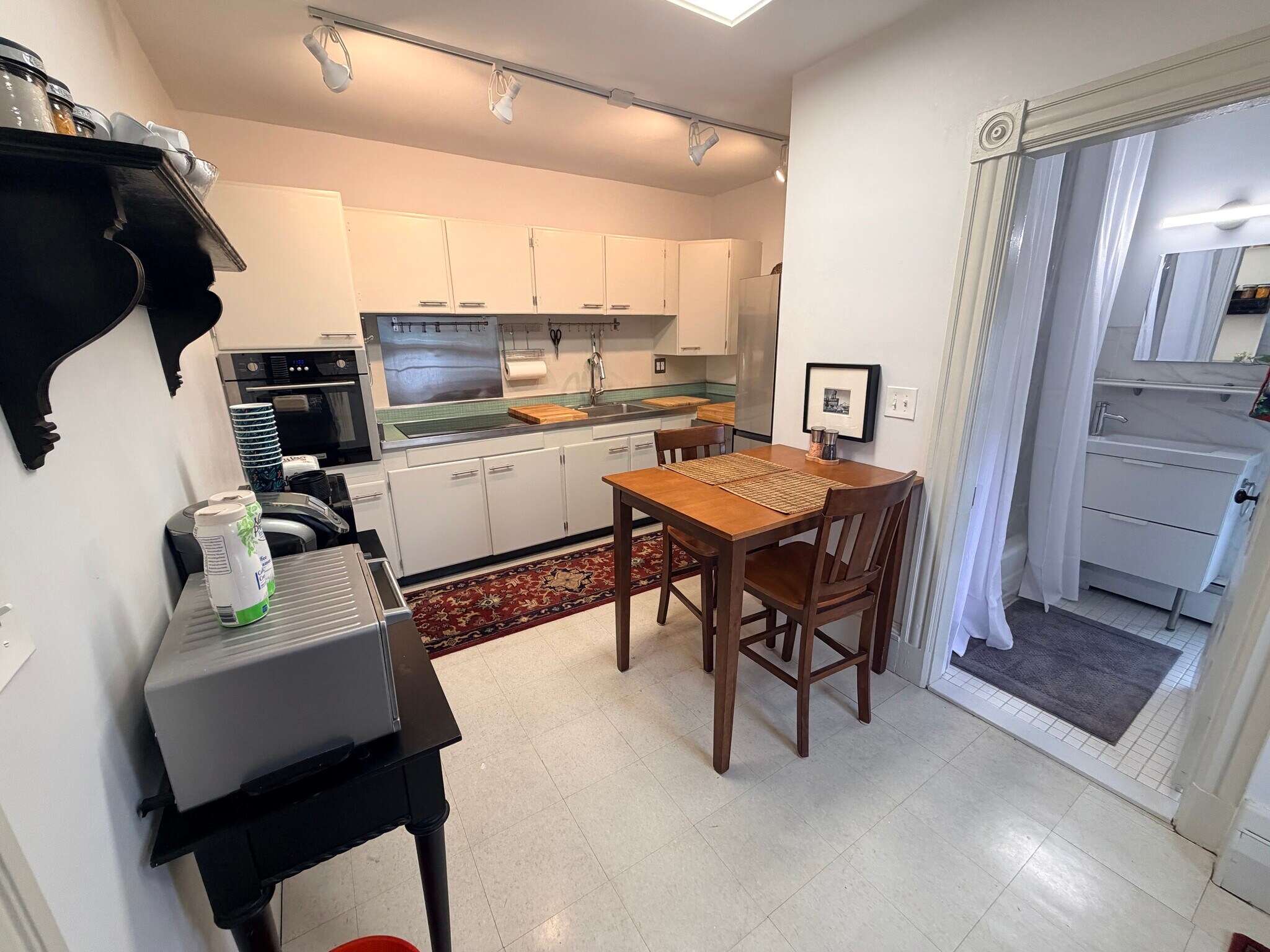 Building Photo - 25 Meacham St