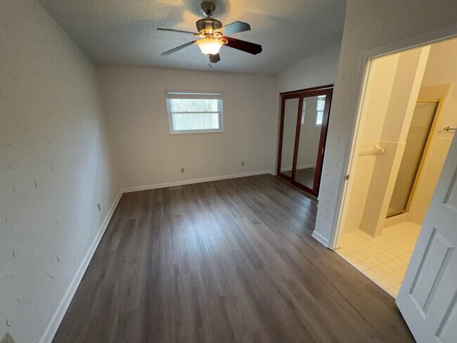 Building Photo - 5754 Nightingale Ct