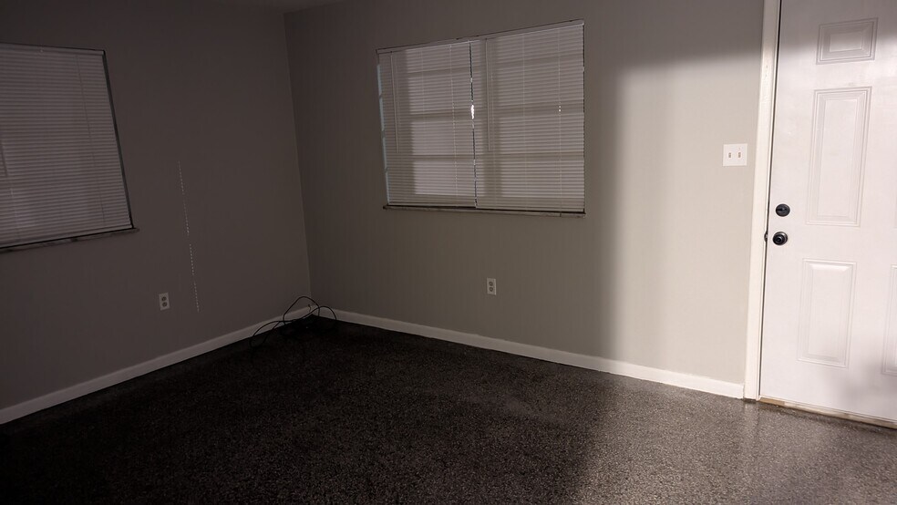 Building Photo - 709 Arrowhead Trl