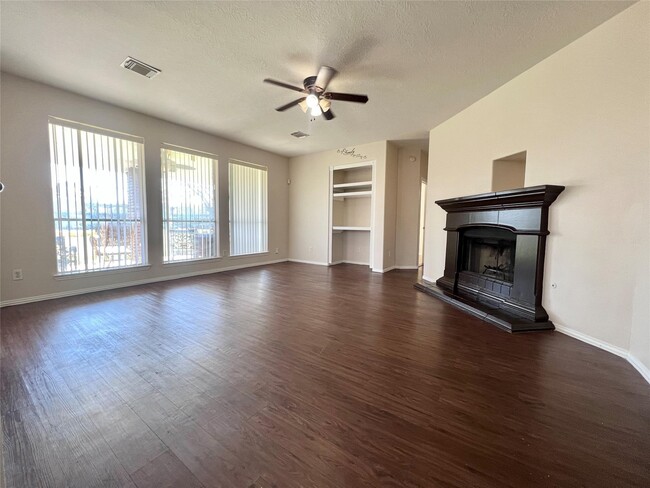 Building Photo - 13923 White Oak Springs Dr