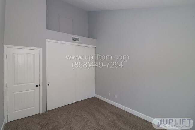 Building Photo - Beautiful Spring Valley home, tri floor 4 ...