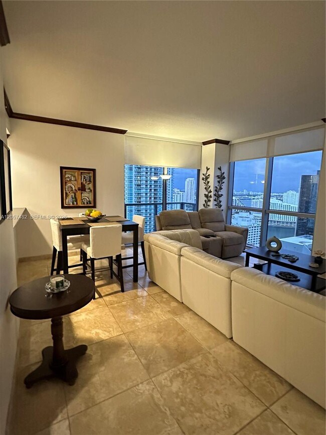 Building Photo - 1060 Brickell Ave