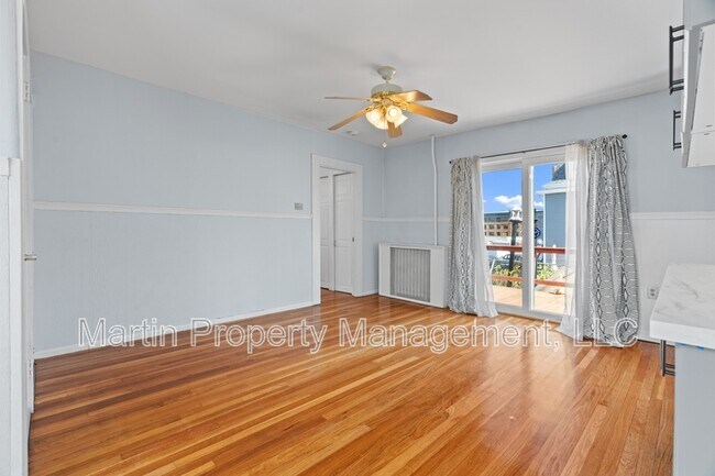 Building Photo - 12 Lowell Pl