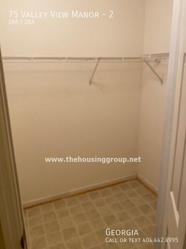 Building Photo - 75 Valley View Manor Dr