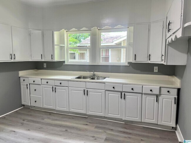 Building Photo - 6515 3rd Ct S