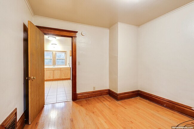Building Photo - 111 W Parkway Ave