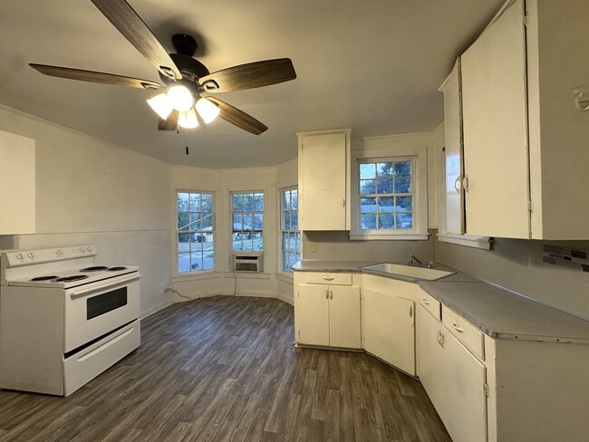 Building Photo - 519 Grand Ave