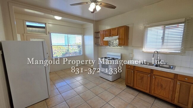 Building Photo - 2 Bed 1 Bath  New Monterey Home with Scenic Bay Views and Spacious Yard