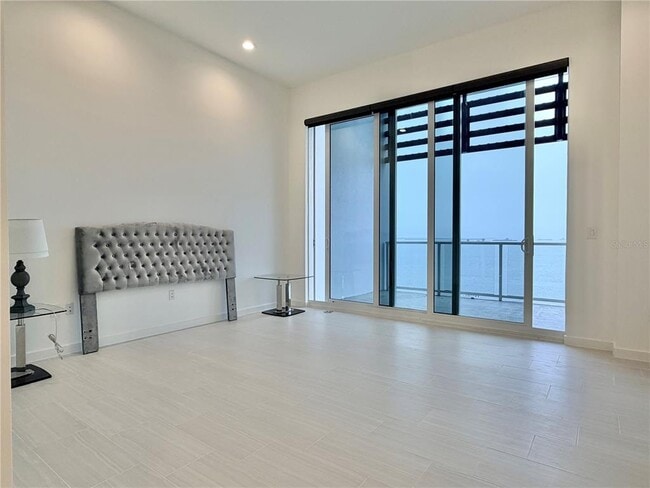 Building Photo - 920 N Osceola Ave