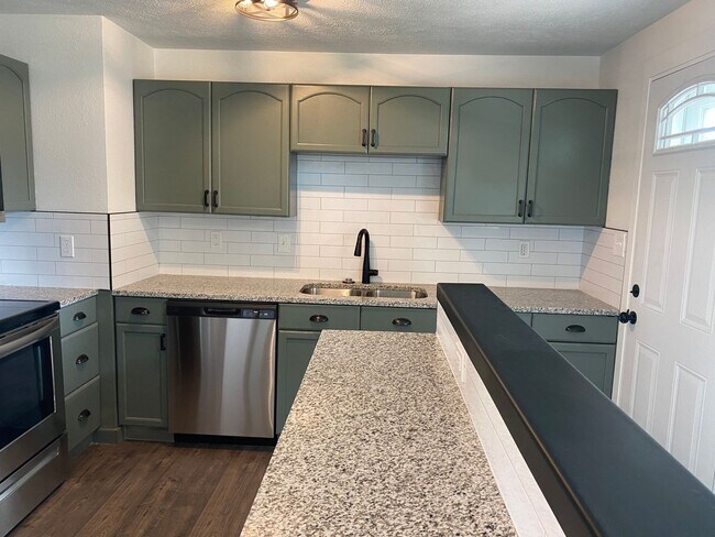 Building Photo - Completely Remodeled Northwest Area 3 Bedr...