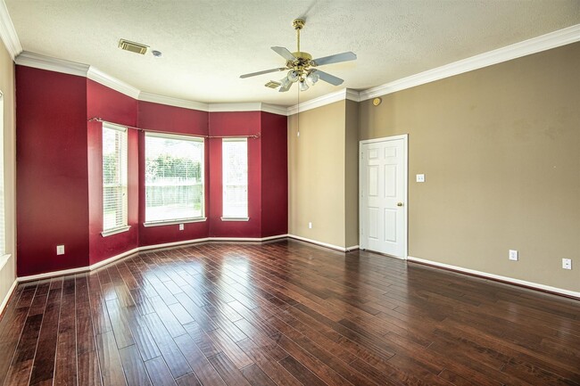 Building Photo - 6219 Surfside Ln