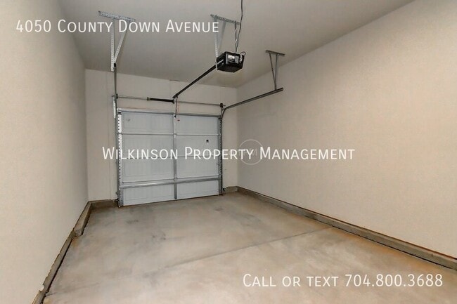 Building Photo - 4050 County Down Ave