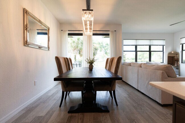 Building Photo - 8217 Cadre Noir Rd