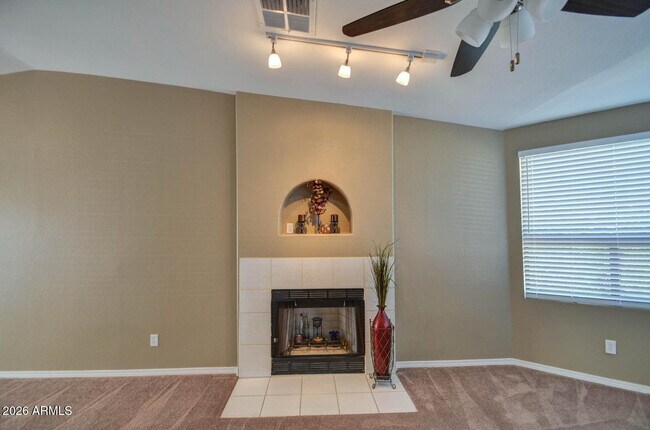 Building Photo - 3022 N 34th Pl