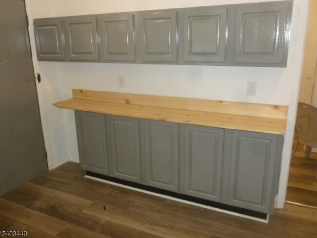 Building Photo - 523 Franklin St