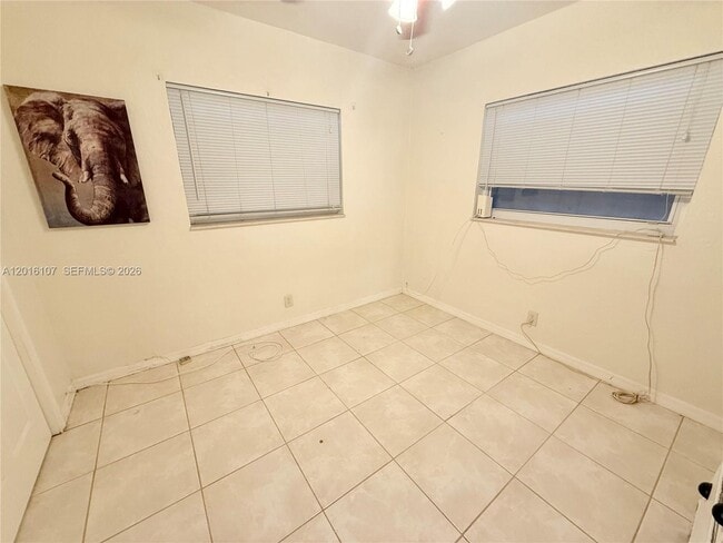 Building Photo - 825 S 20th Ave