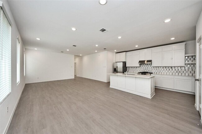 Building Photo - 6314 Orchid Bch Dr