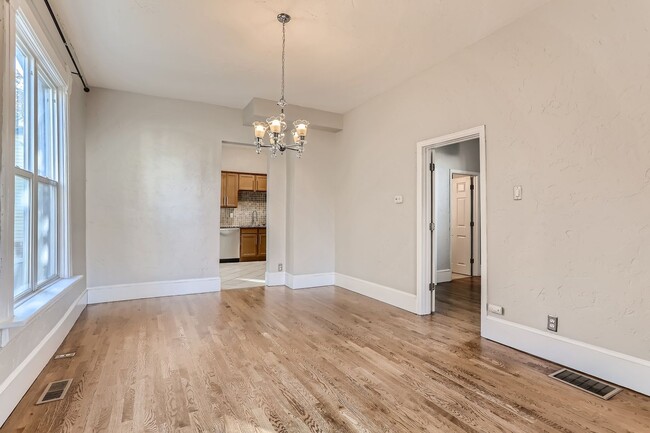 Building Photo - Stunning 4 bedroom, 4 bathroom home near Sloan's Lake!
