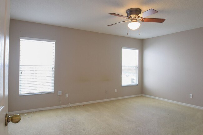 Building Photo - Comfortable 4/2.5 Home at Waterford Trails...