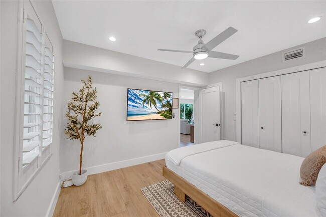 Building Photo - 1606 NE 18th Ave