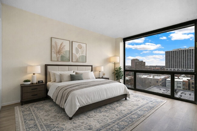 Building Photo - 4343 N Clarendon Ave