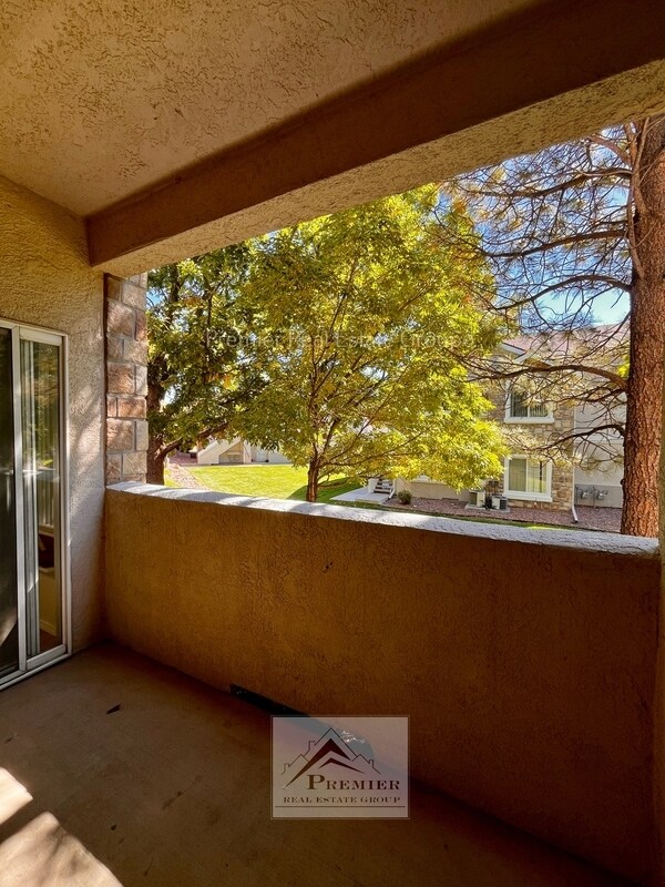 Building Photo - 3645 Strawberry Field Grove