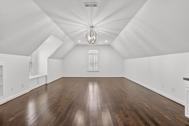 Building Photo - Beautiful 6BR Executive Brentwood Home with Pool