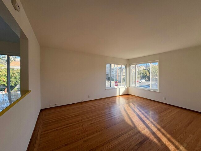 Building Photo - 2901 Cabrillo St