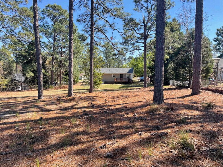 Building Photo - 1040 Wellington Dr