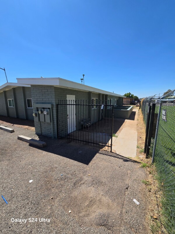 Building Photo - 5946 W Rose Ln