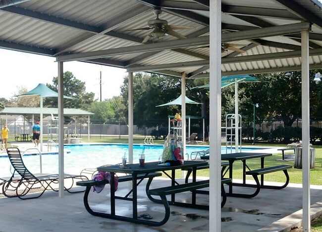 Building Photo - 10011 Appleridge Dr