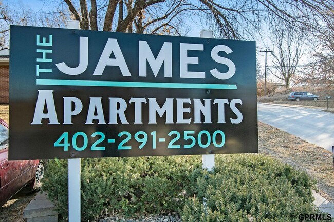 Primary Photo - 901 James Pkwy
