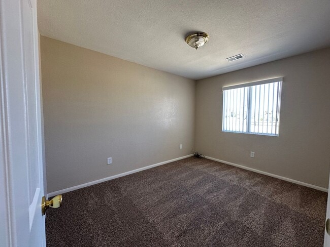 Building Photo - 6629 La Habra Ave