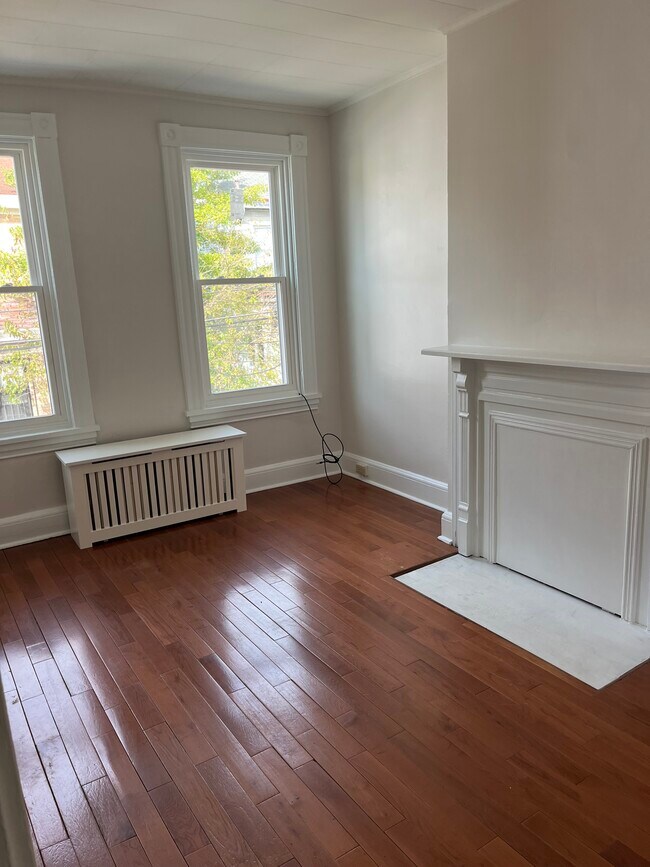 Building Photo - 457 Cedarville St