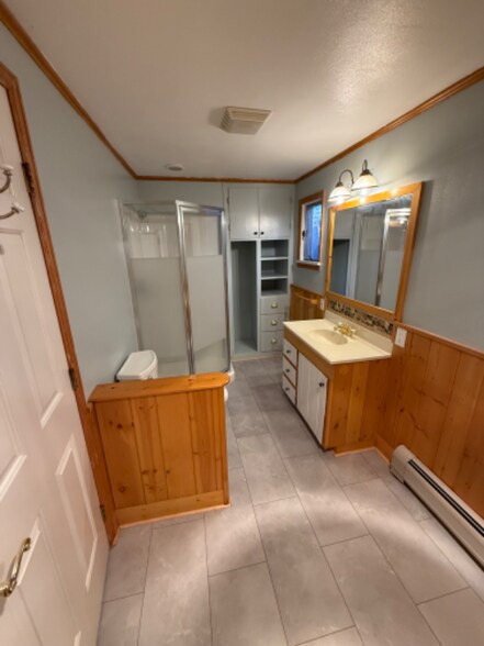 Building Photo - 245 Cyteworth Rd