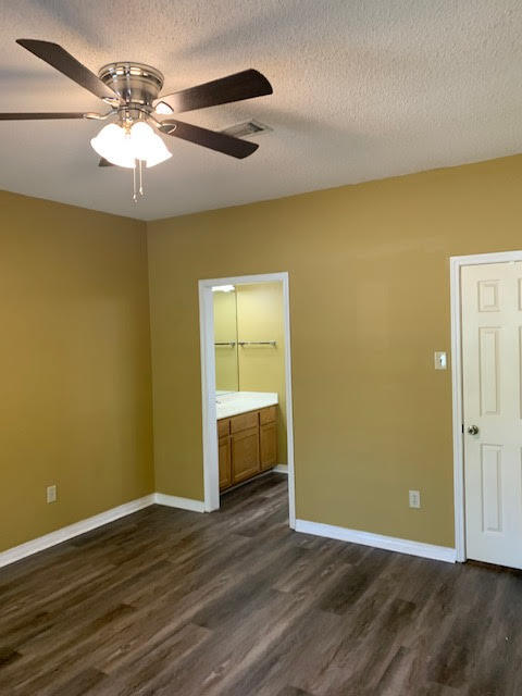 Building Photo - 556 Aila St