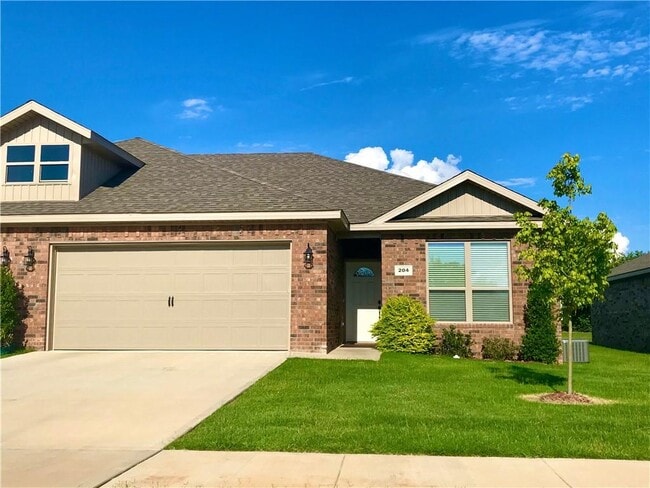 Primary Photo - 204 Alder St