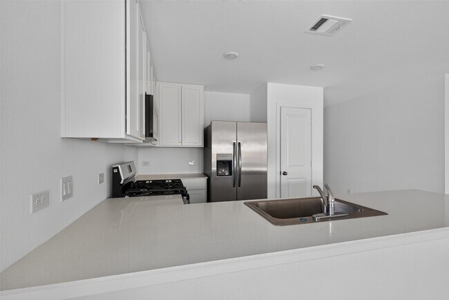 Building Photo - 3008 Calhoun Fls Dr