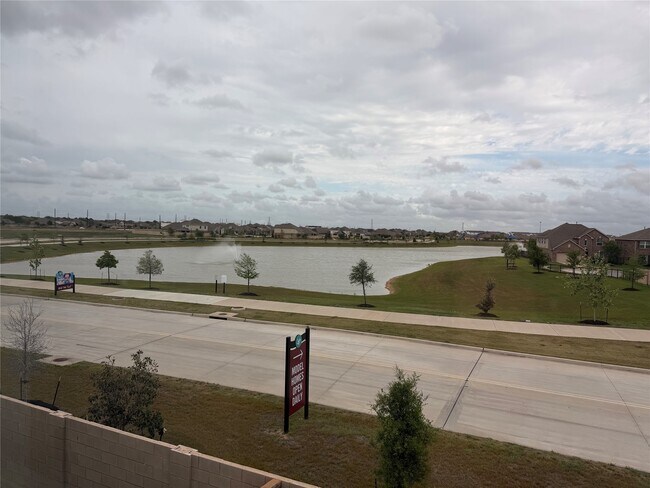 Building Photo - 2226 Salinas Dr