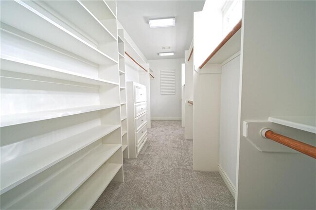 Building Photo - 910 Peachwood Bend Dr