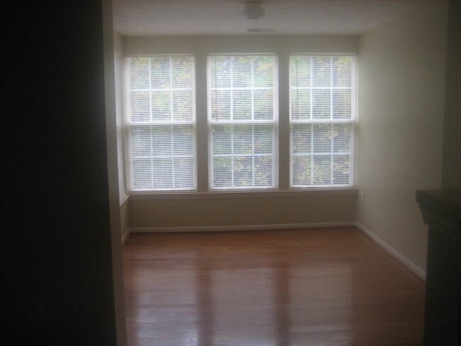 Building Photo - Beautiful 2 bedroom 2 bathroom First Floor Condo in Bel Air