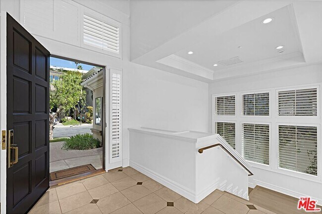 Building Photo - 16646 Cll Brittany