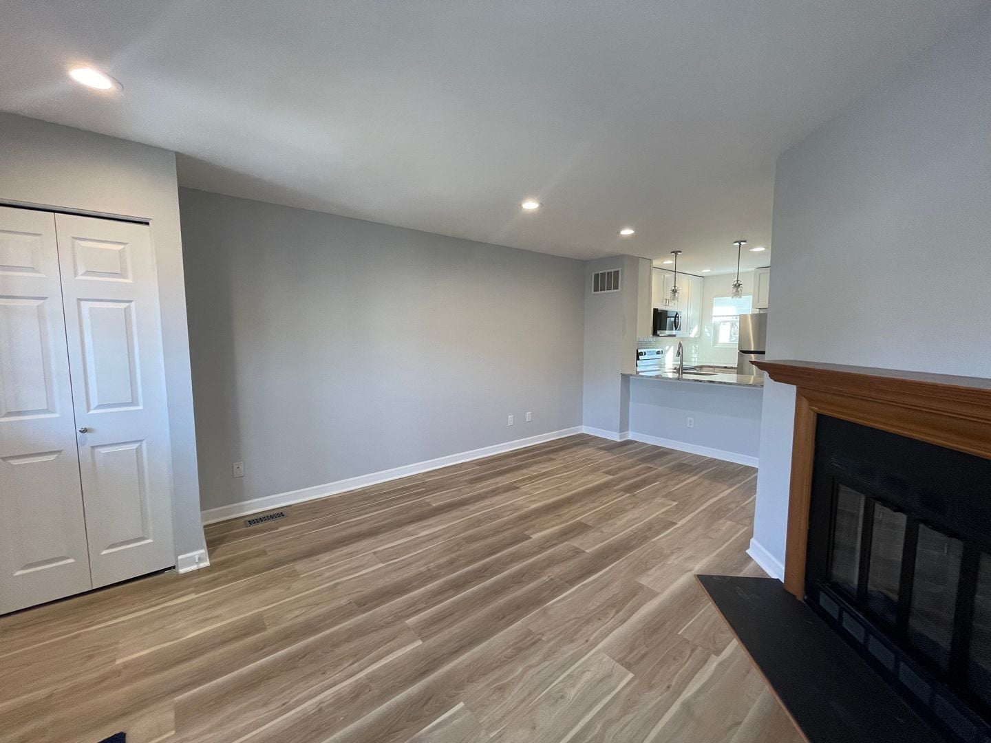 Building Photo - 8072 Wimbledon Dr