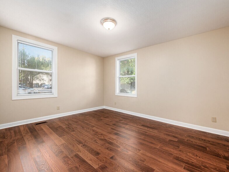 Building Photo - 1447 Hunter Ave