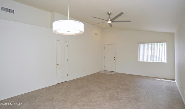 Building Photo - 2633 W Cezanne Cir