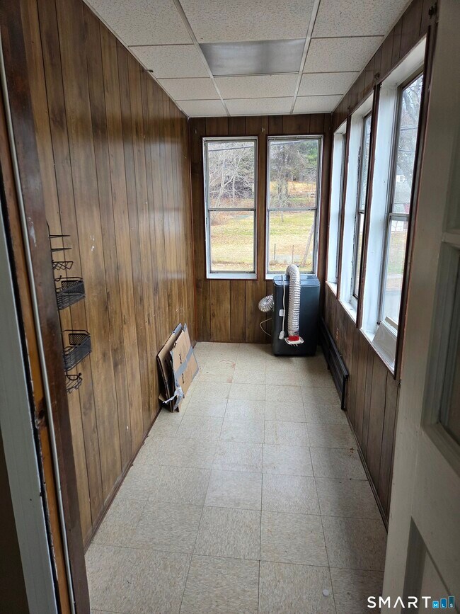 Building Photo - 3 Botsford St