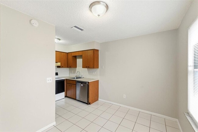 Building Photo - 8124 Omaha Cir
