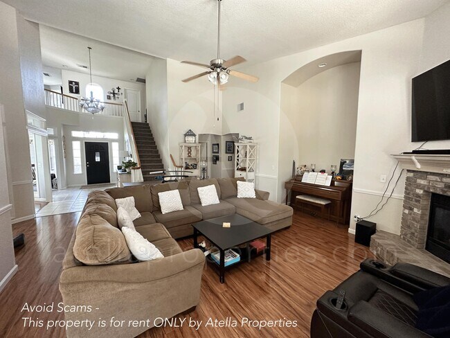 Building Photo - 5033 W Wren Ave