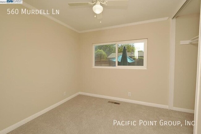 Building Photo - 560 Murdell Ln