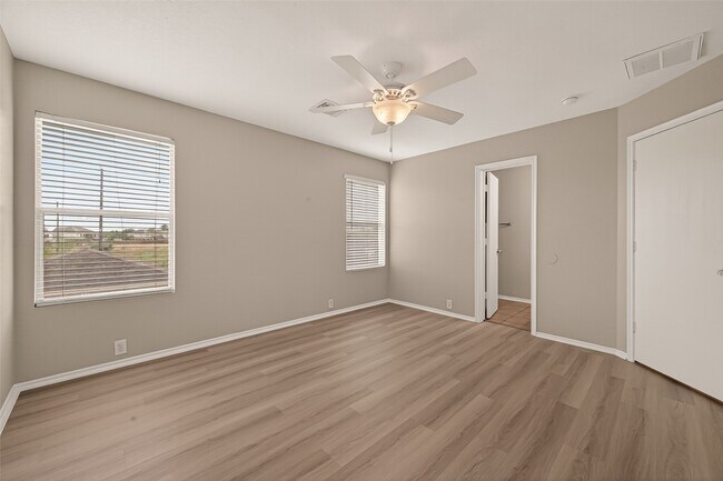 Building Photo - 16847 Mammoth Springs Dr